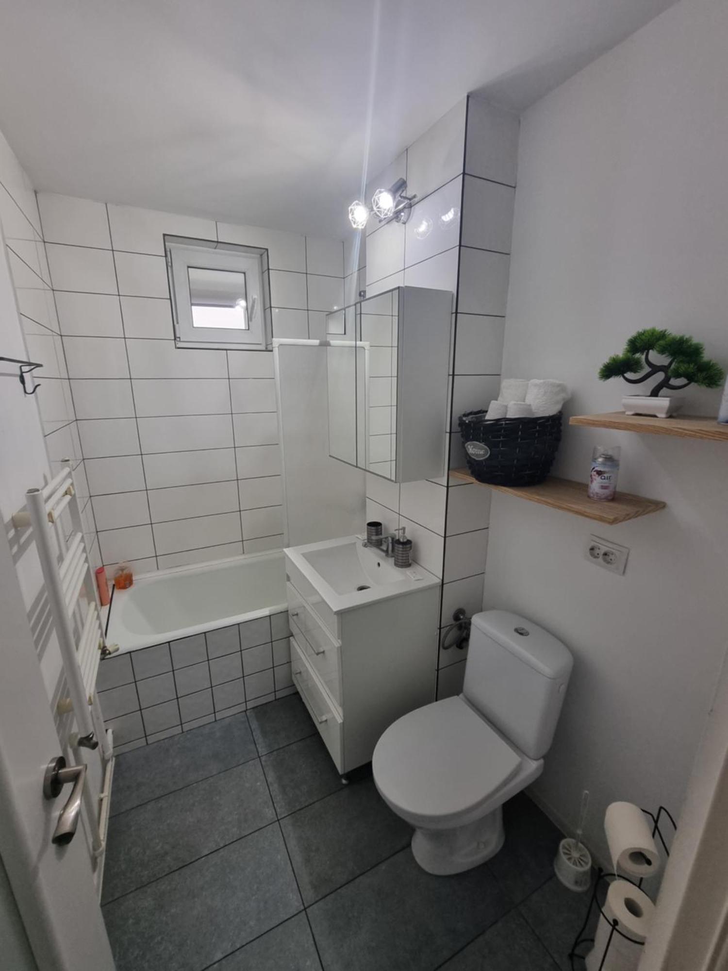 Feel Like Home 2 Piatra Neamţ Exterior foto